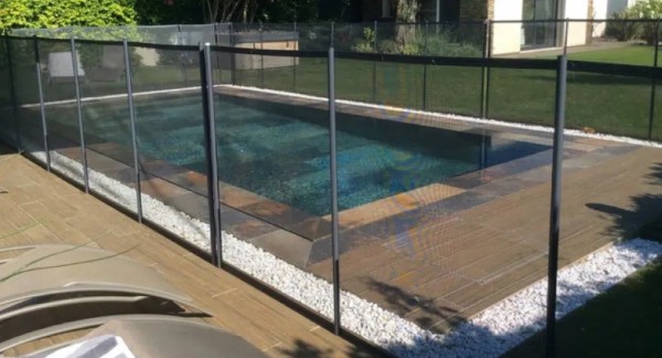 installation clôtures piscine